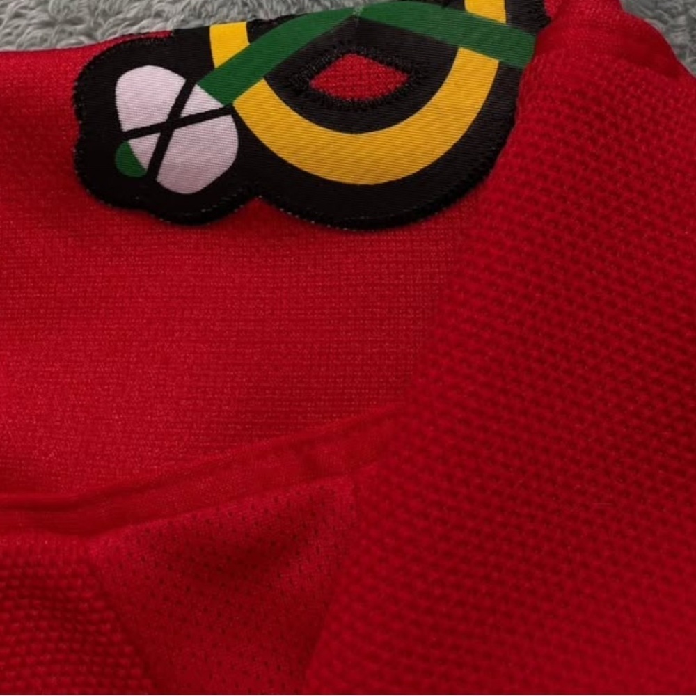 NHL Chicago Blackhawks Reebok Jersey | Youth L - Picture 5 of 6